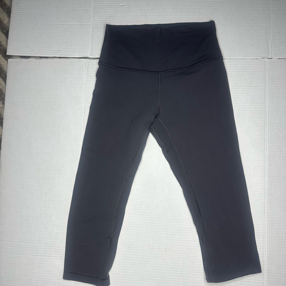 Women's Lululemon Gray Athletic Workout Yoga Cropped Leggings Size 6